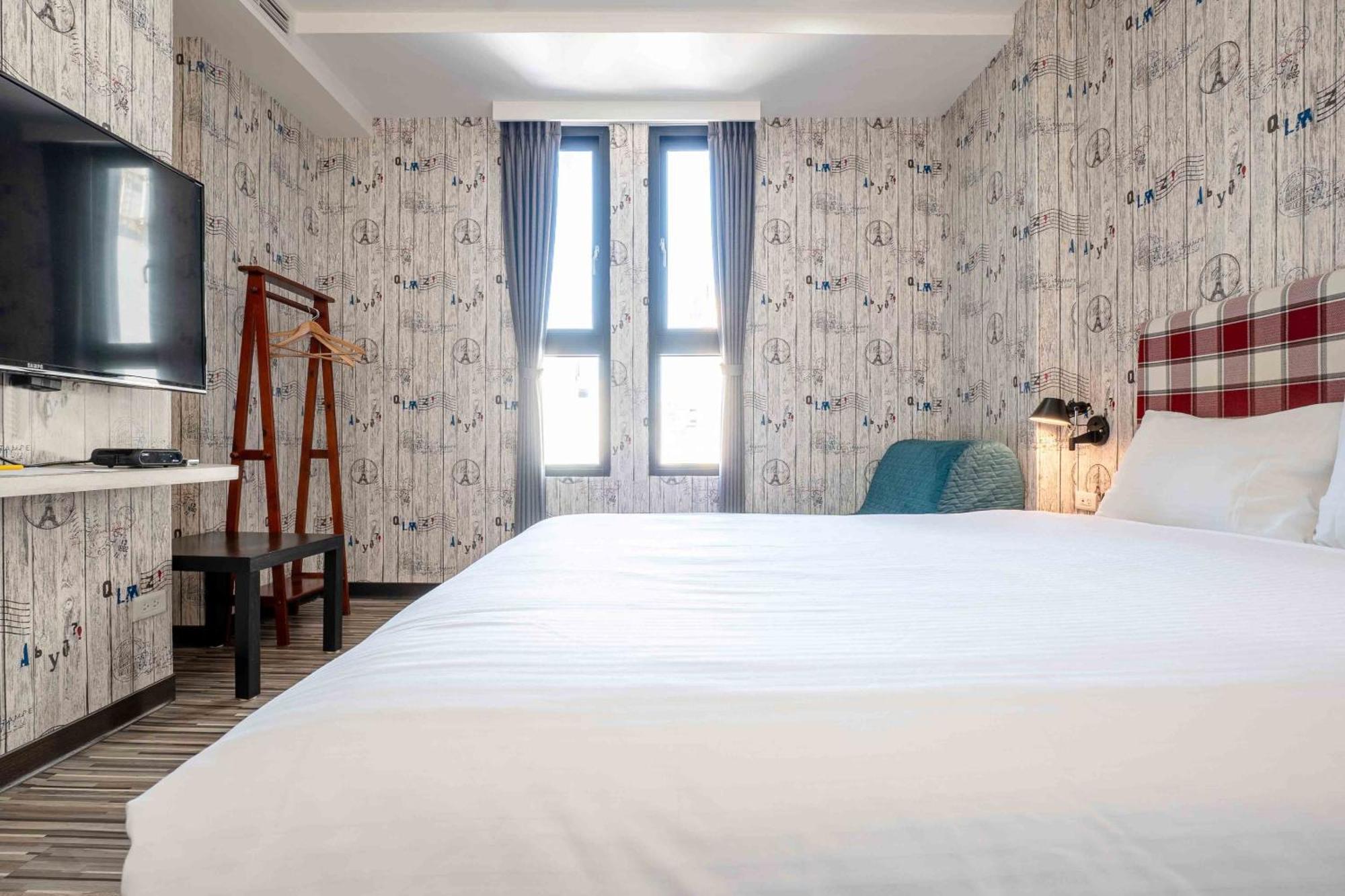 Check Inn Taichung Ziyou Buitenkant foto