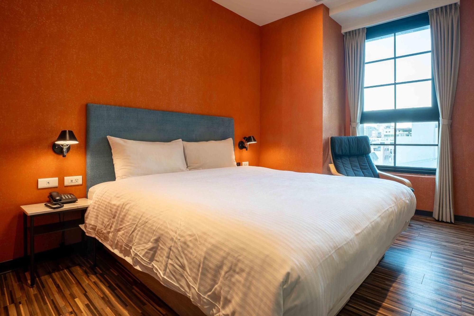 Check Inn Taichung Ziyou Buitenkant foto