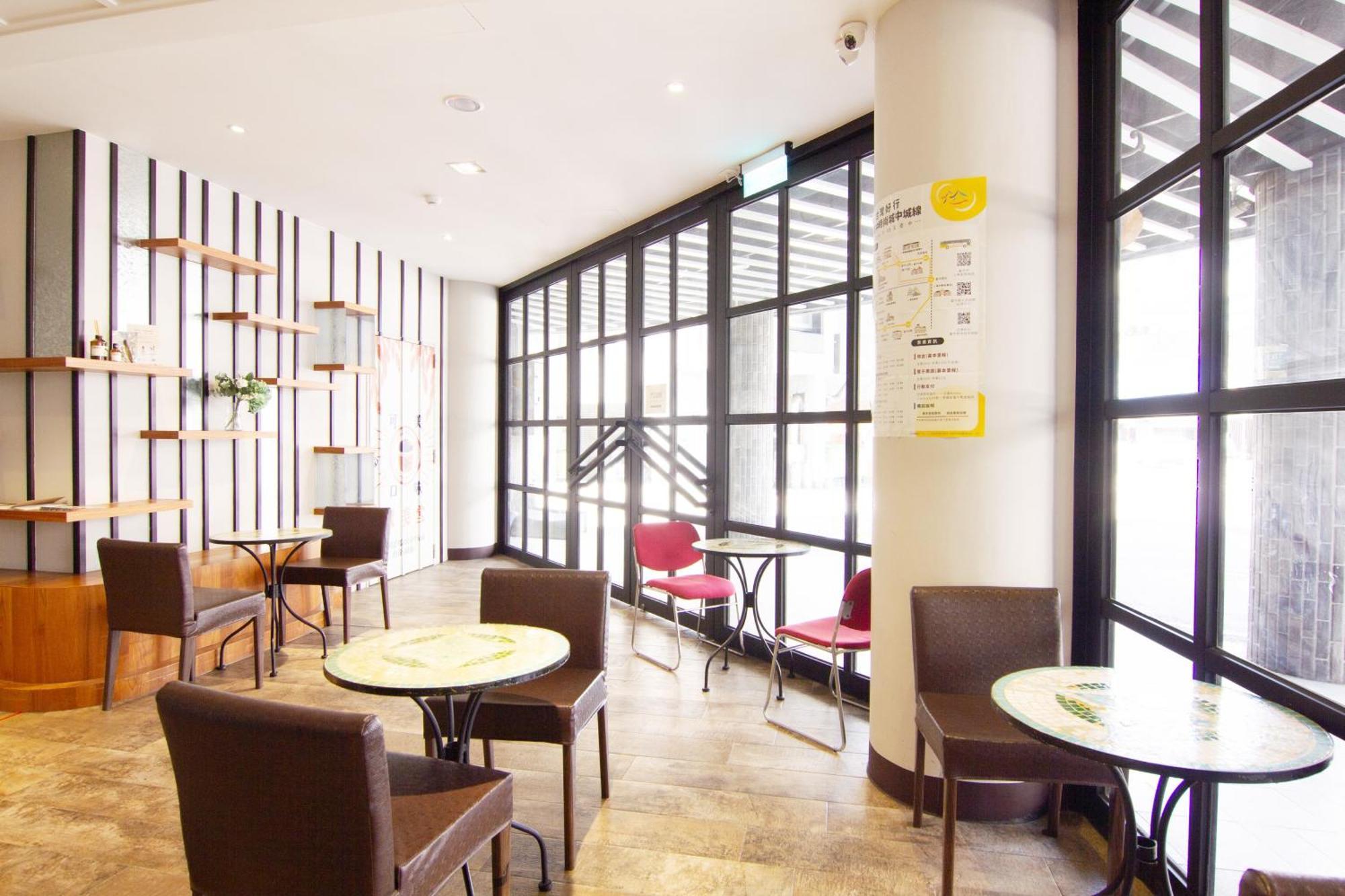 Check Inn Taichung Ziyou Buitenkant foto