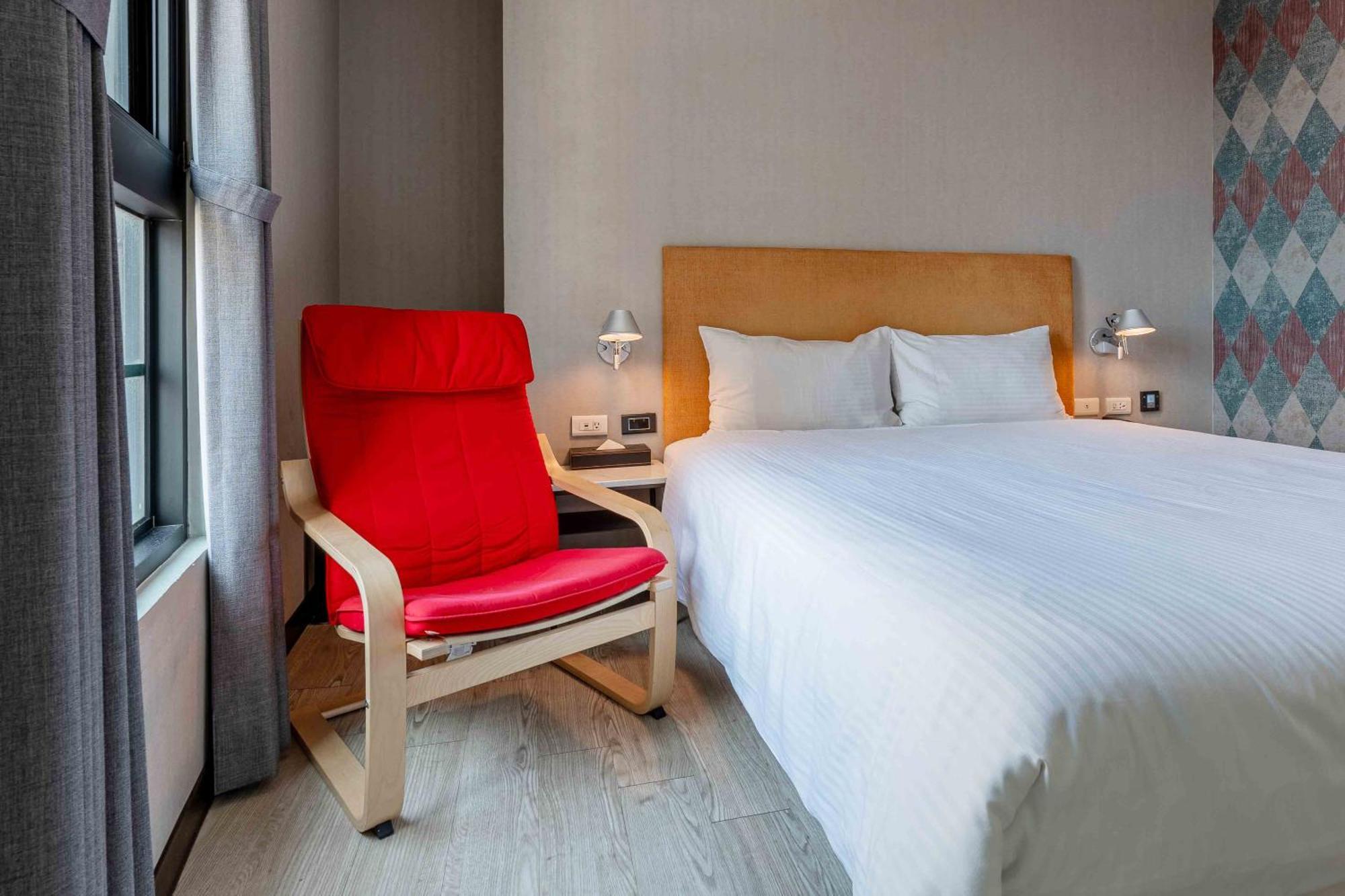 Check Inn Taichung Ziyou Buitenkant foto
